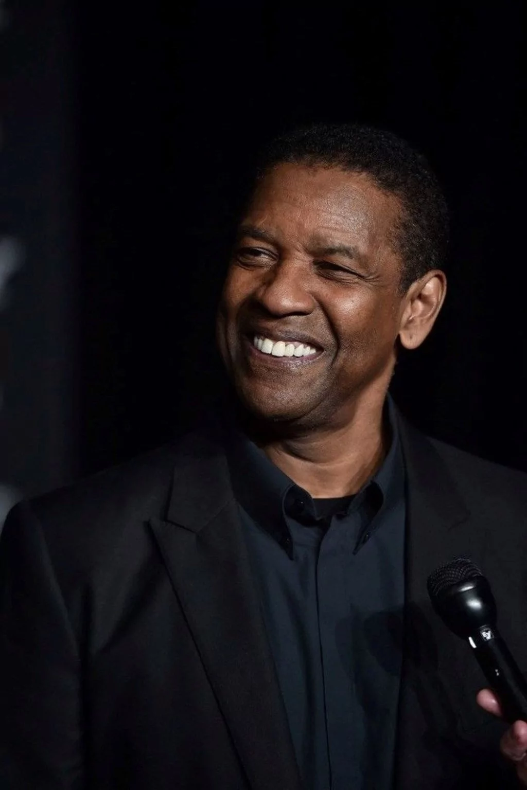 Oscar ödüllü Denzel Washington papazlık ruhsatı aldı