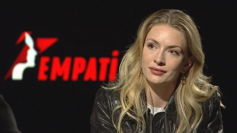 Yasemin Kay Allen: Annemin isminin sorumluluğu vardı