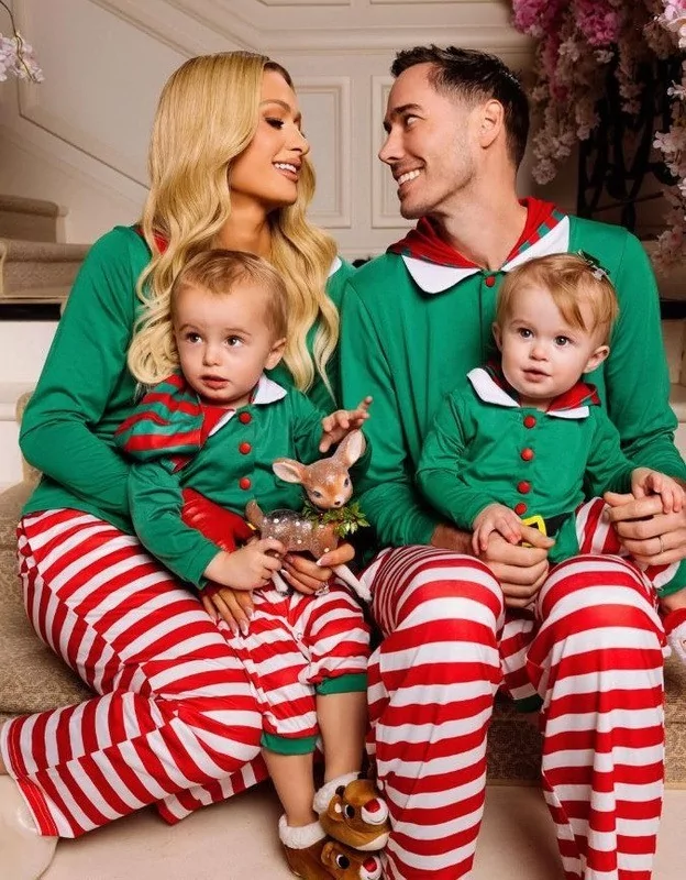 Paris Hilton'dan olay yeni yıl kombini! Çıplak bedenine sadece kurdele sardı