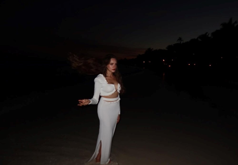 Miray Daner'den sevgilisiyle yeni fotoğraflarını paylaştı