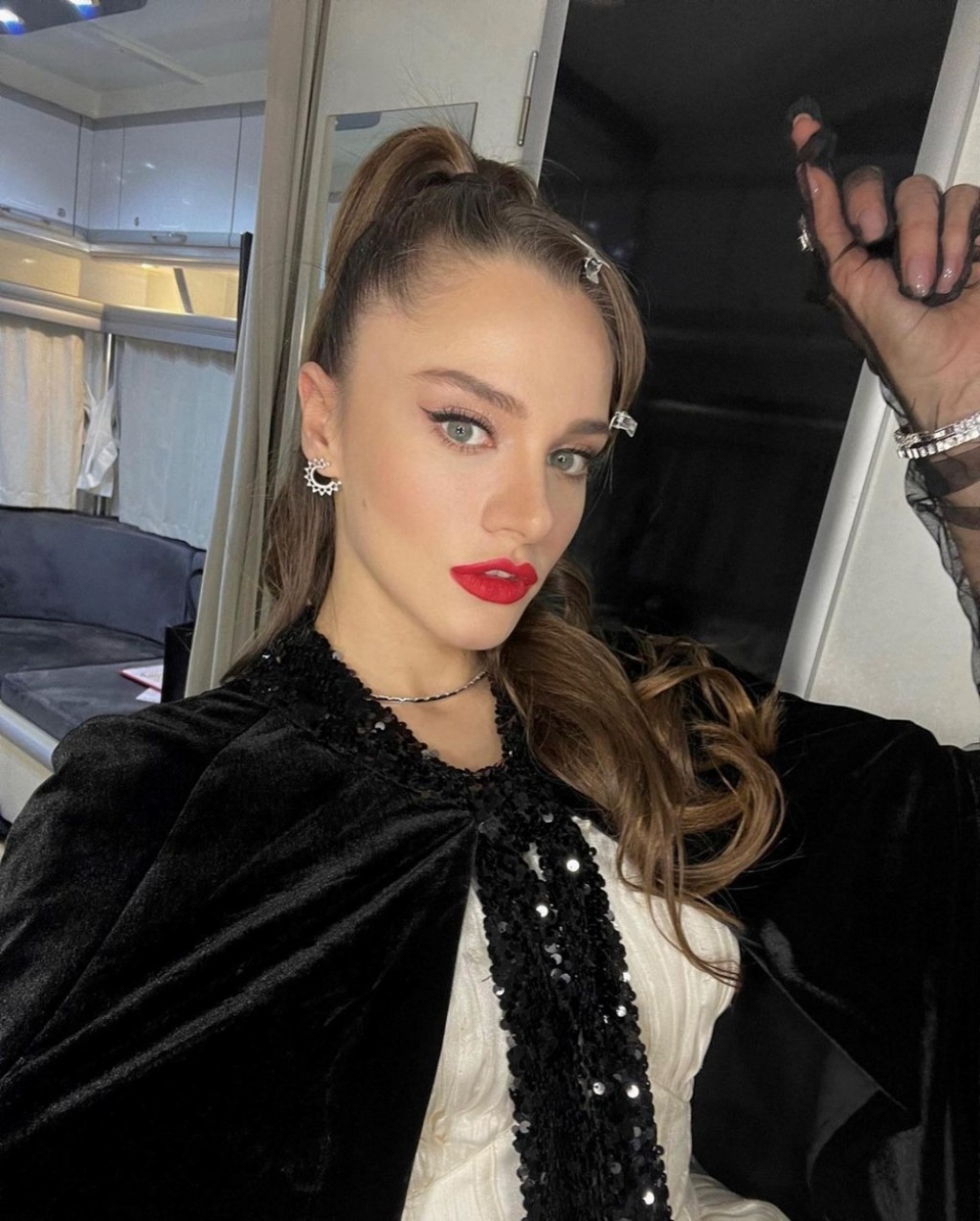 Miray Daner'den sevgilisiyle yeni fotoğraflarını paylaştı