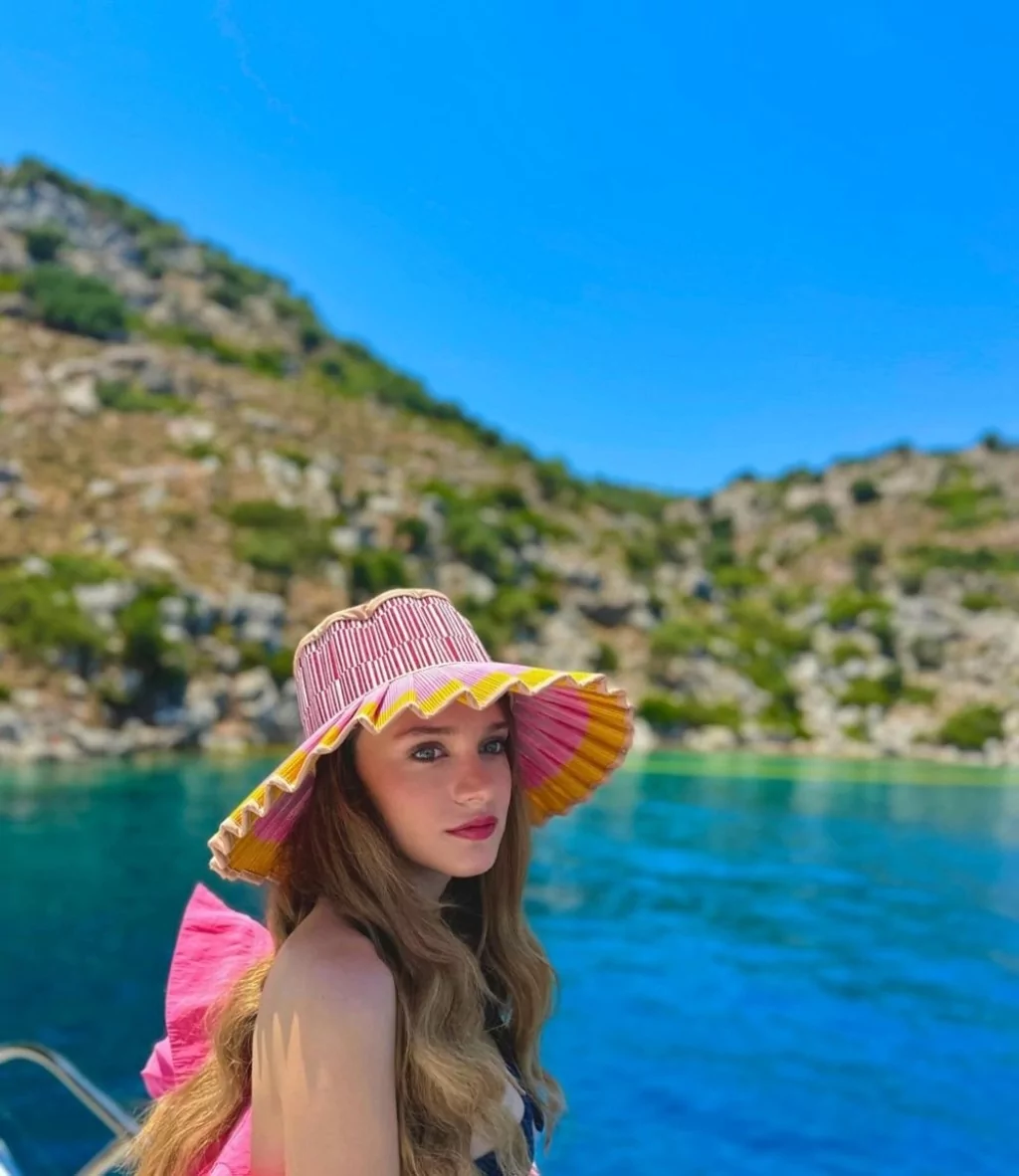 Miray Daner'den sevgilisiyle yeni fotoğraflarını paylaştı