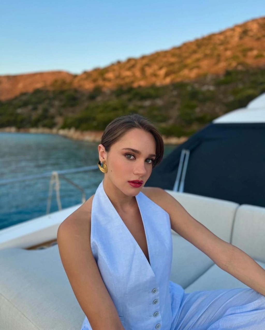 Miray Daner'den sevgilisiyle yeni fotoğraflarını paylaştı