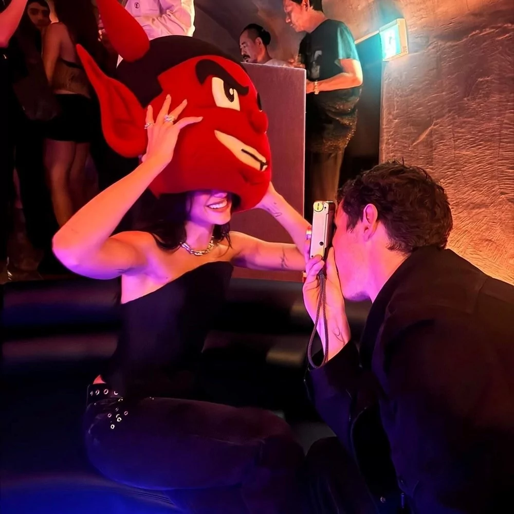 Dua Lipa evleniyor! Ünlü şarkıcı, Callum Turner ile evleniyor