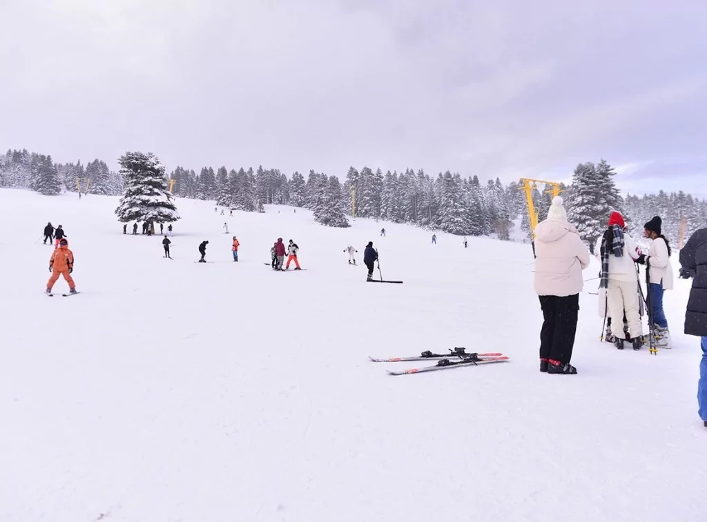 Uludağ'da doluluk yüzde 80! Yılbaşı tatili cep yakıyor