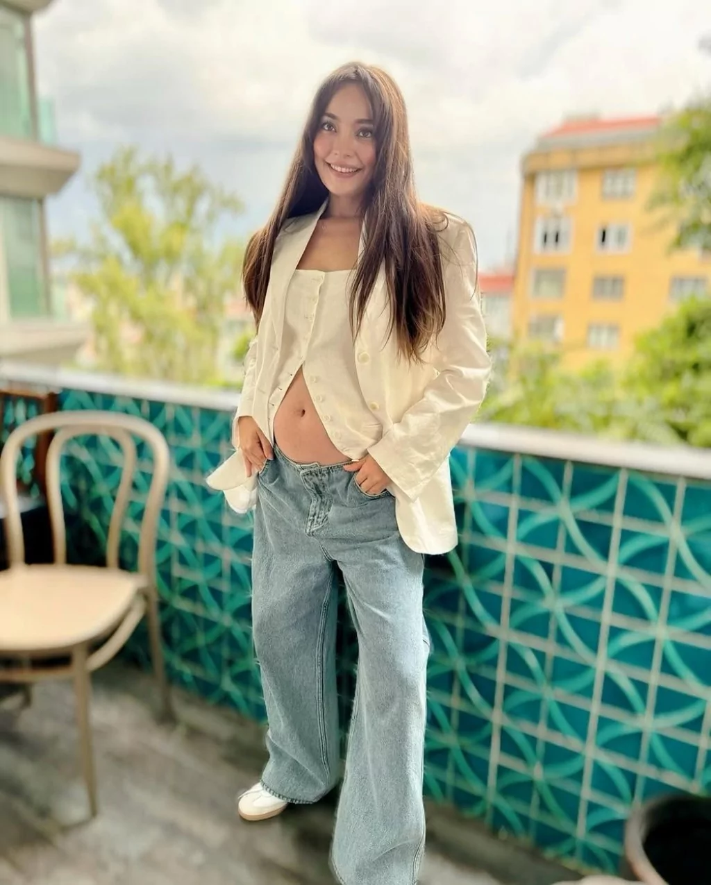 Zeynep Tuğçe Bayat'tan karnı burnunda pozlar