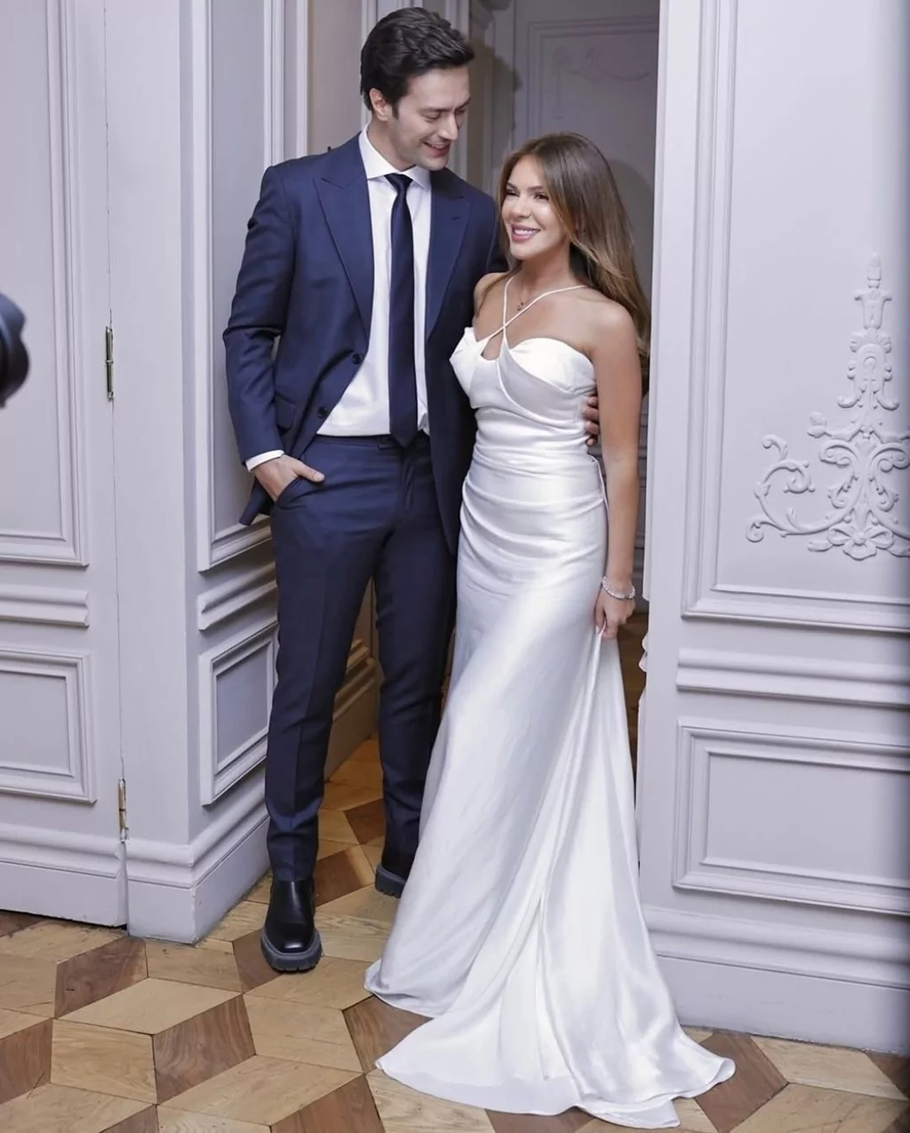 Feyyaz Şerifoğlu ile Merve Dinçkol nişanlandı