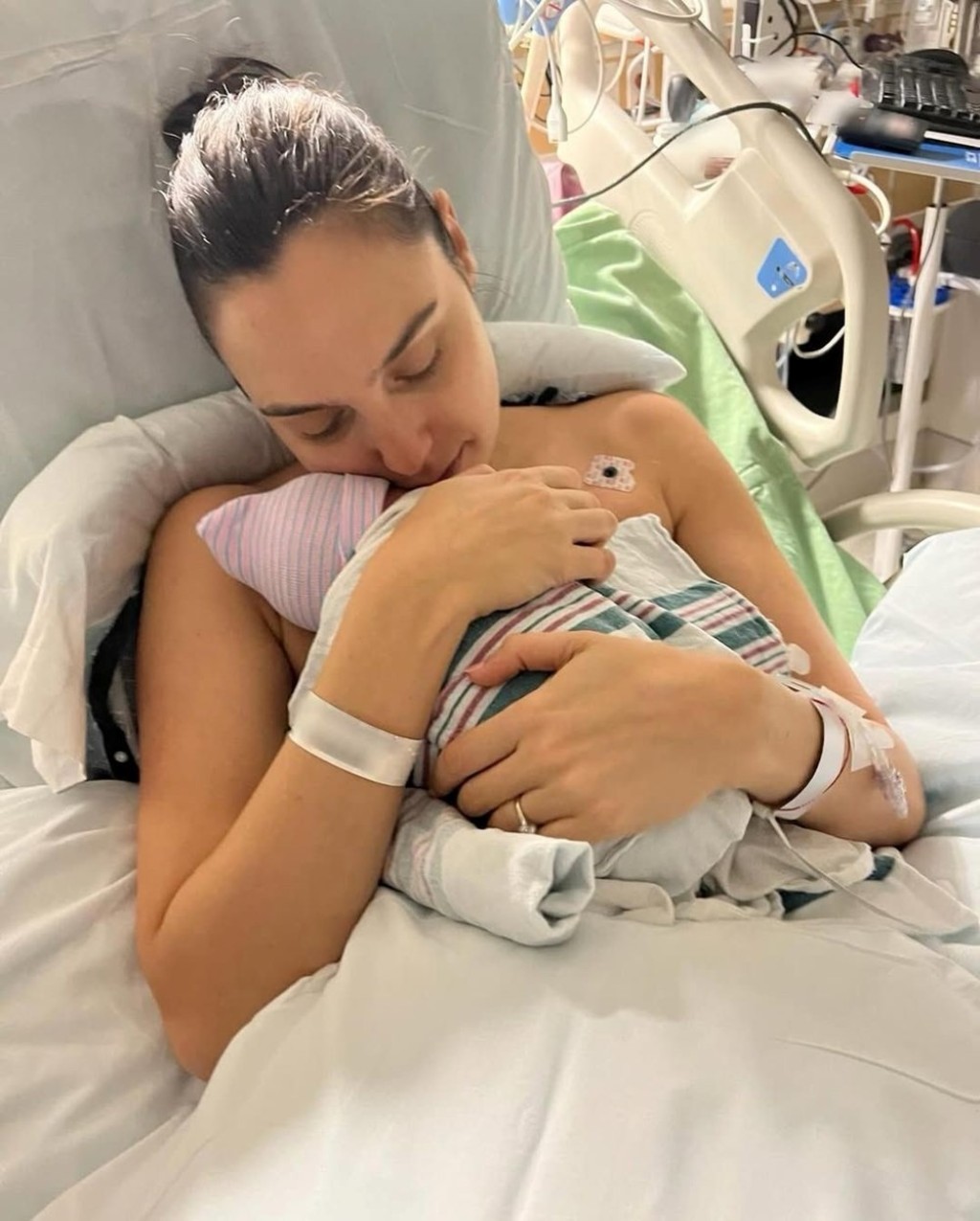 Gal Gadot, son hamileliğinde ölümden dönmüş