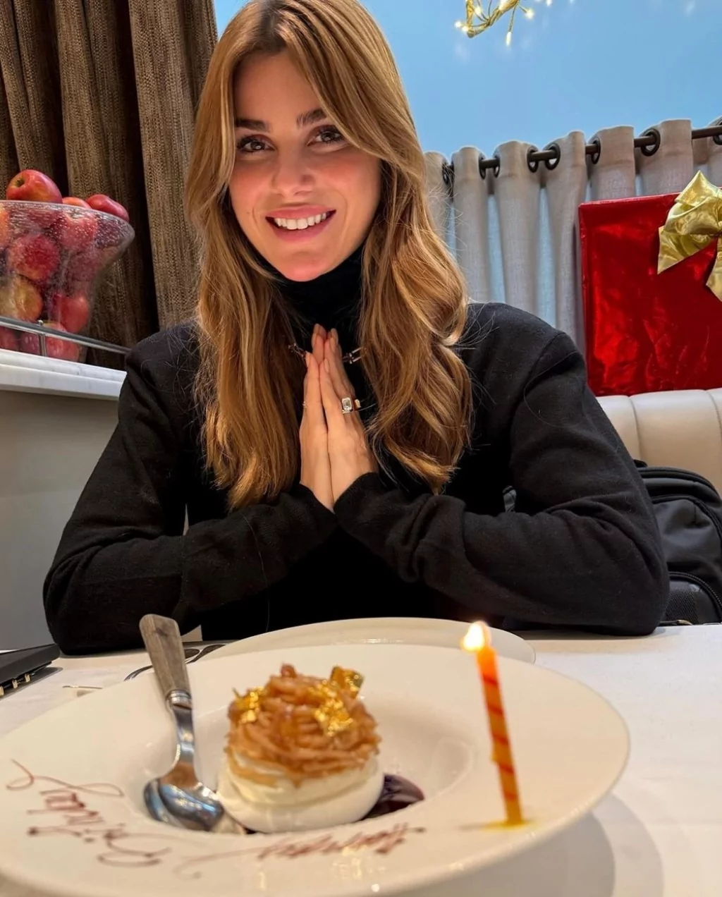 Hacı Sabancı'dan eşi Nazlı'ya doğum günü kutlaması