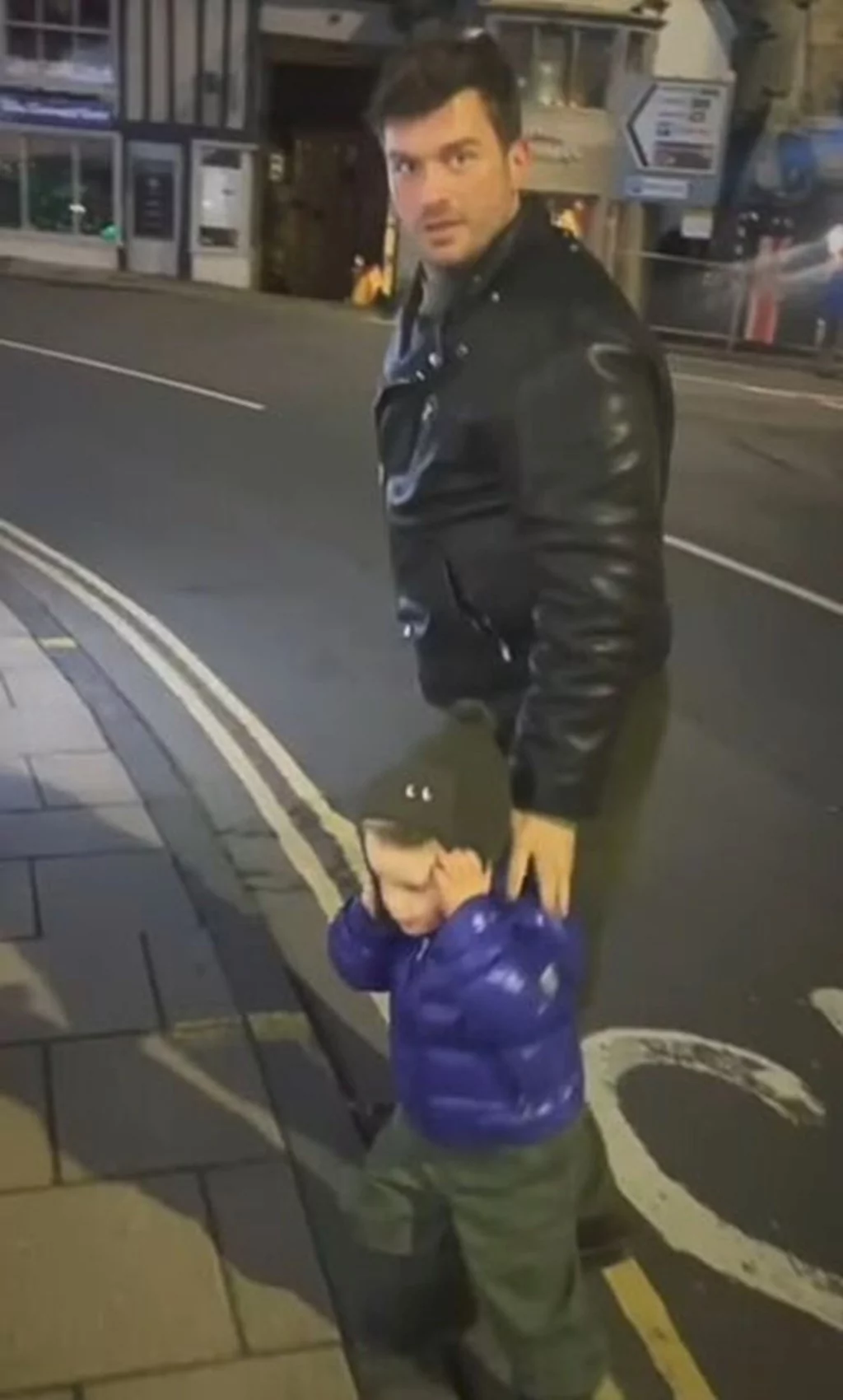 Kıvanç Tatlıtuğ, Kurt Efe'yi omzunda gezdirdi