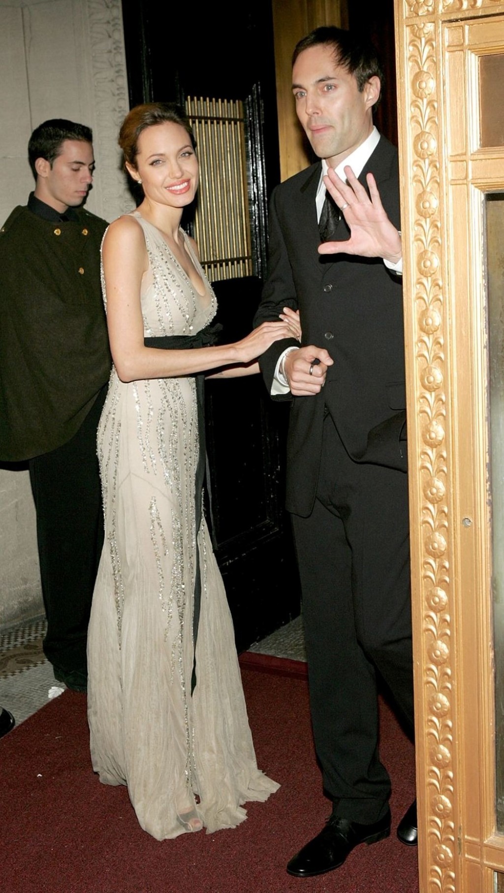 Angelina Jolie ağabeyinin düğününe katılmadı! Gözler onu aradı