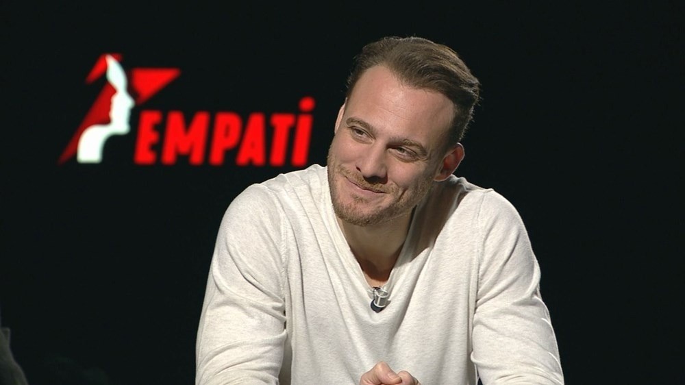 Kerem Bürsin: Aşırı demode bir aşığım