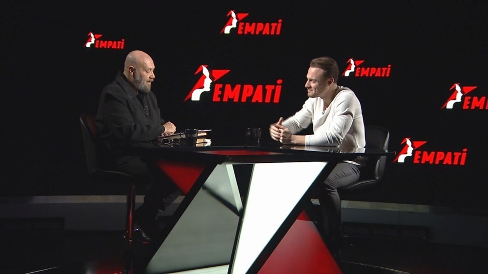 Kerem Bürsin: Aşırı demode bir aşığım