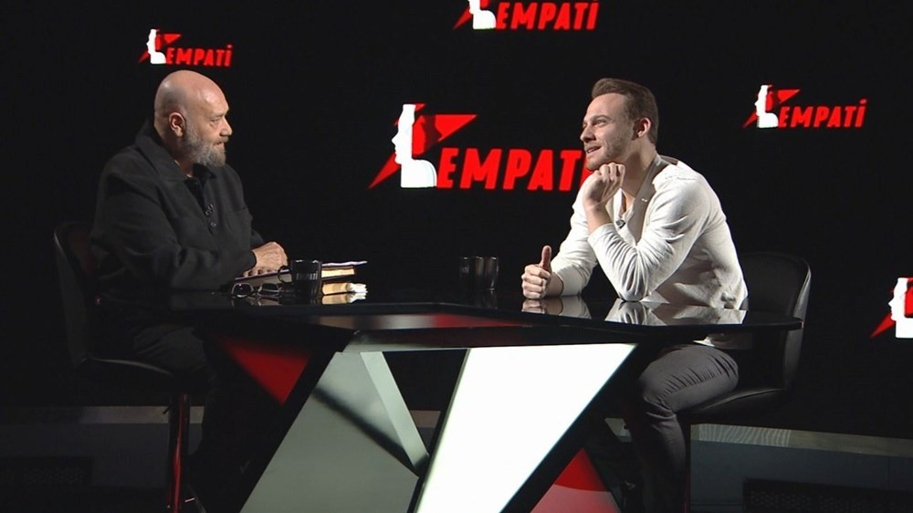 Kerem Bürsin: Aşırı demode bir aşığım