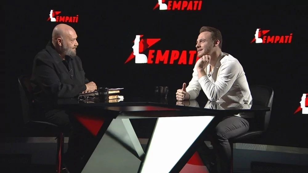 Kerem Bürsin: Aşırı demode bir aşığım