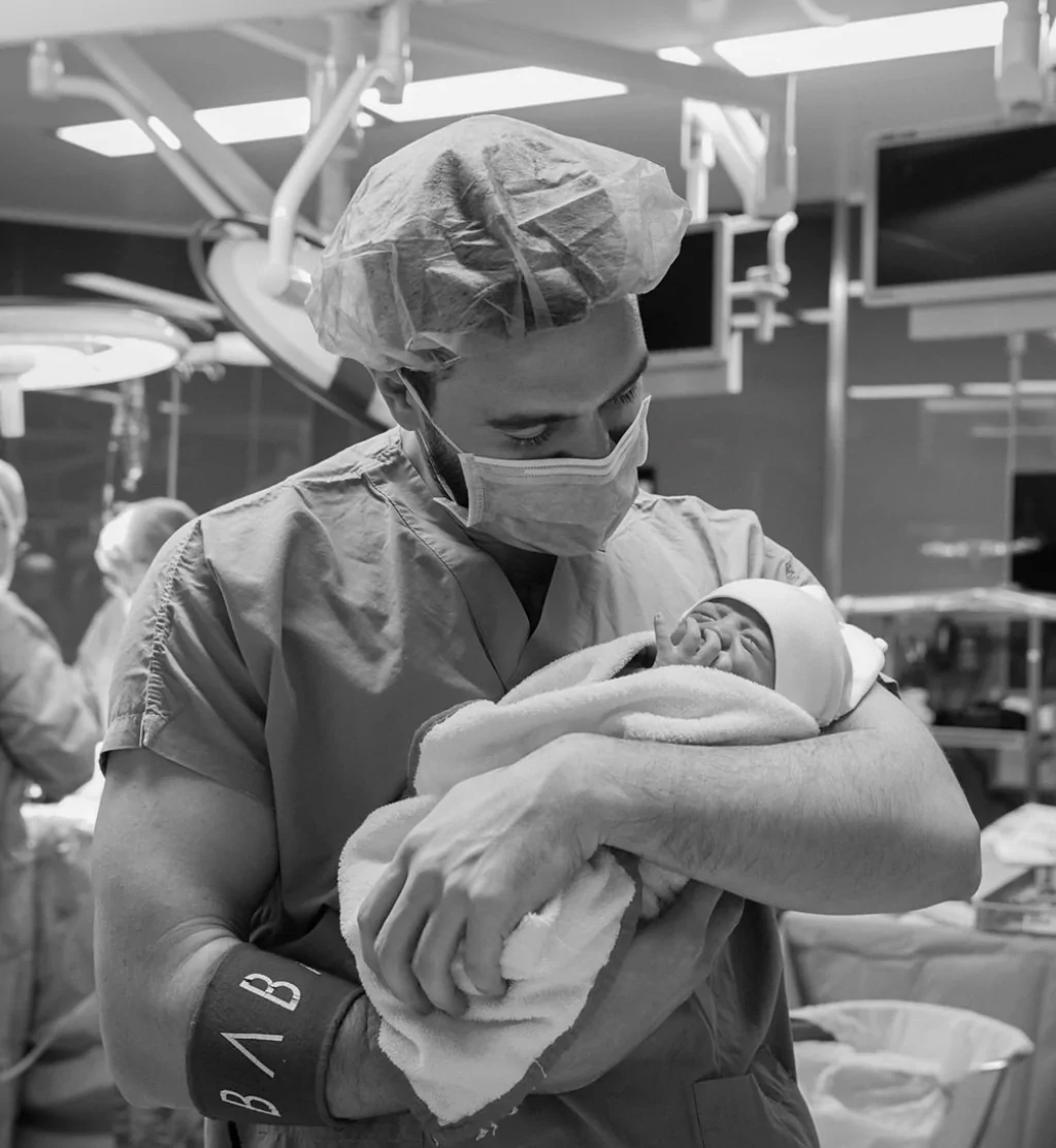 İsmail Ege Şaşmaz'ın kızı 1 yaşında: Hayatımın anlamı sensin!