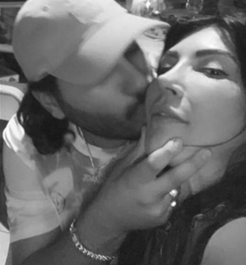 Hande Yener'in ilk kez bir ilişkisi 5 yılı geçmiş