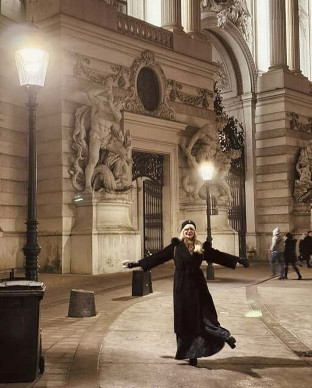 Birce Akalay ve Hakan Kurtaş'tan Viyana pozu