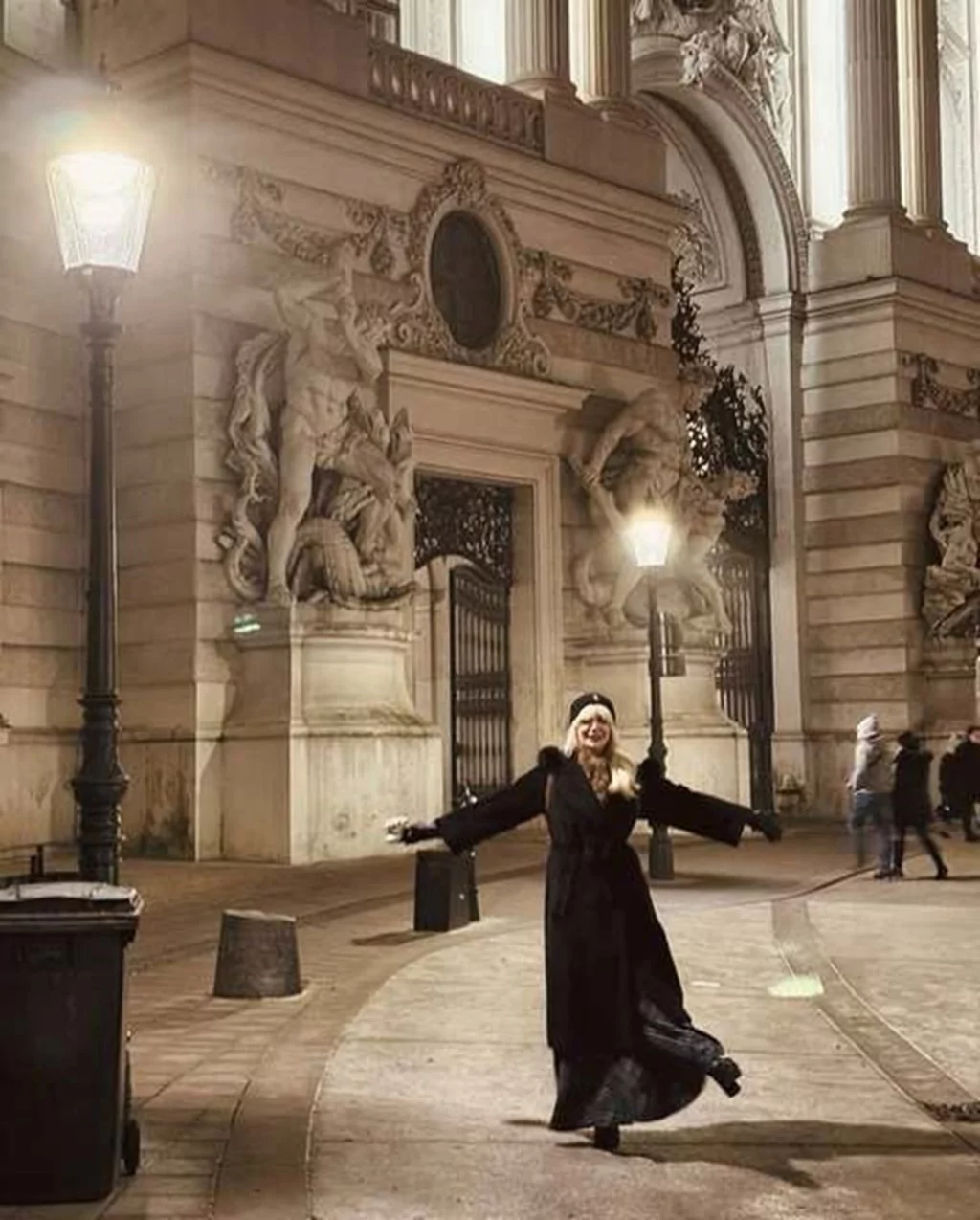 Birce Akalay ve Hakan Kurtaş'tan Viyana pozu