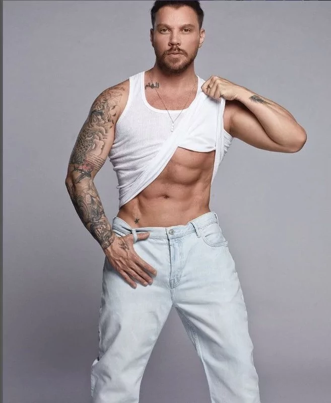 Sinan Akçıl'dan eski sevgilisi Hadise'ye olay gönderme