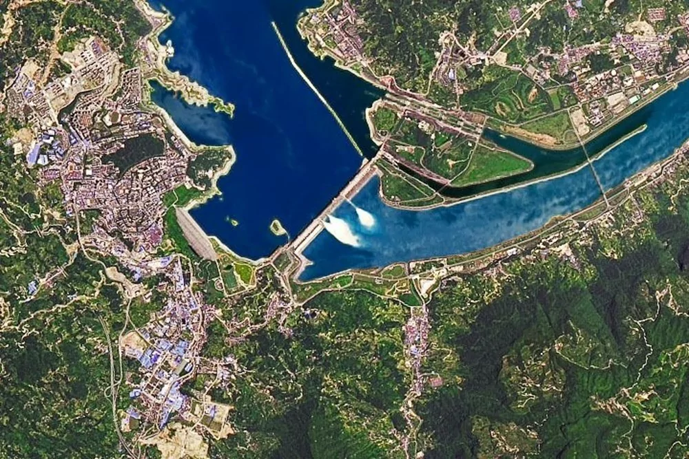 Dünya'nın dönüş hızını yavaşlatıyor