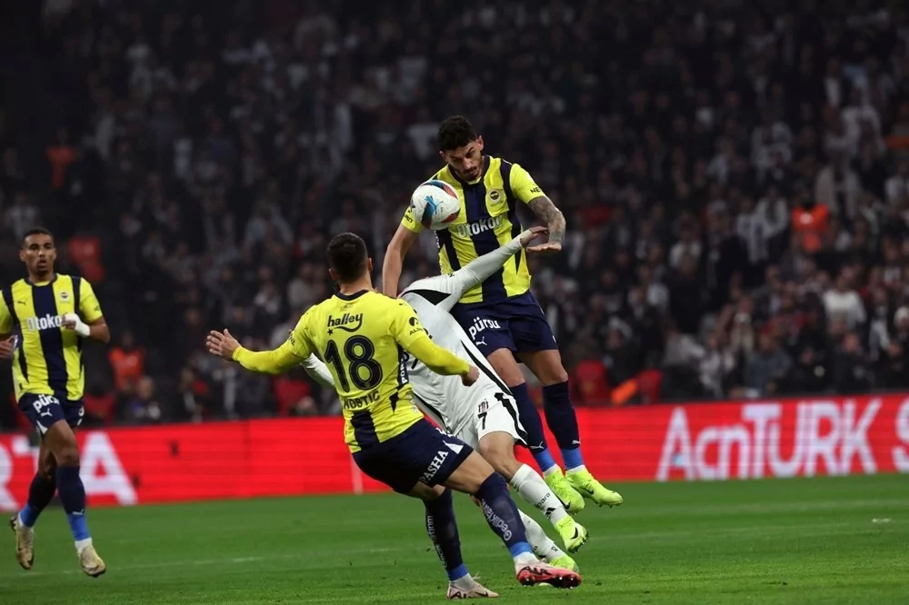 Gökhan Özoğuz ve Vedat Milor'un Galatasaray-Fenerbahçe polemiği