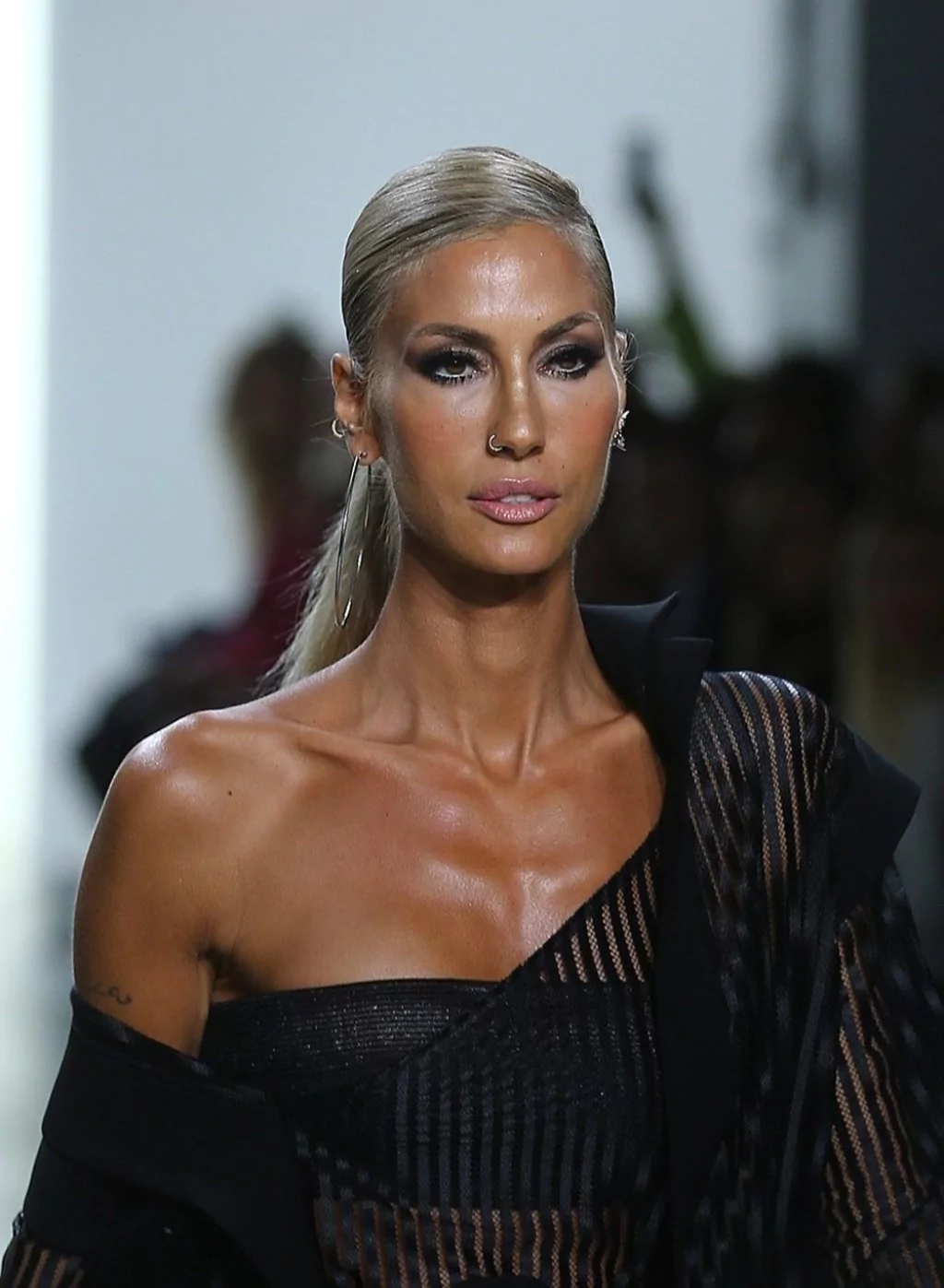 Çağla Şikel'den sitem!