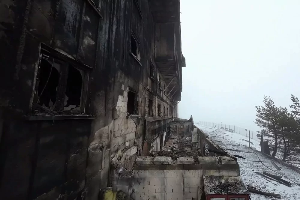 Kartalkaya'daki yangın faciasının yaşandığı otelin içi drone ile görüntülendi