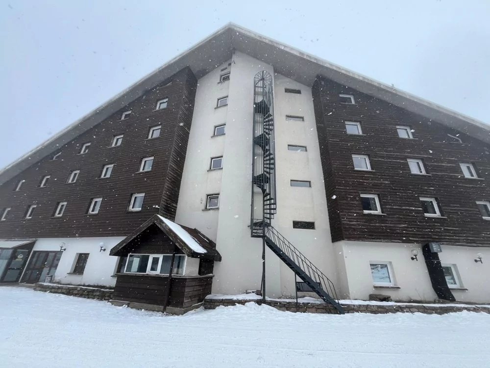 Kartalkaya'daki yangın faciasının yaşandığı otelin içi drone ile görüntülendi