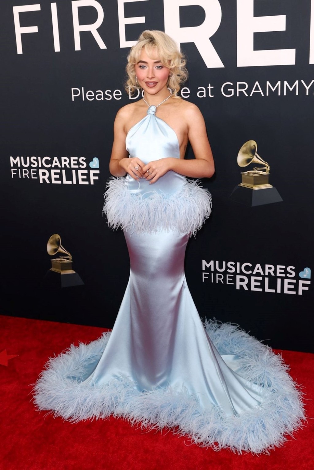 2025 Grammy Ödülleri'nde kırmızı halı şıklığı büyüledi