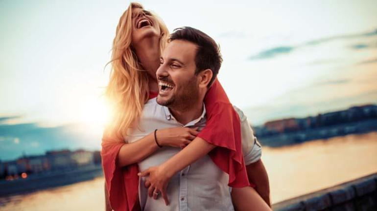 14 Şubat'ta sevdiğiniz kişiyi özel hissettirecek romantik fikirler