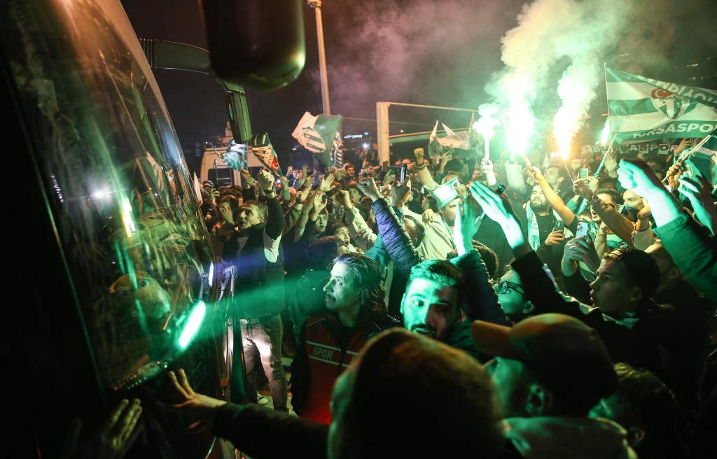 Bursa ayakta! Şampiyonluk kutlamaları sabaha kadar