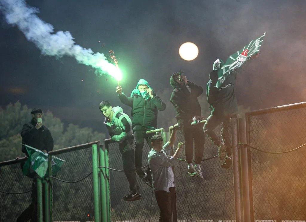 Bursa ayakta! Şampiyonluk kutlamaları sabaha kadar