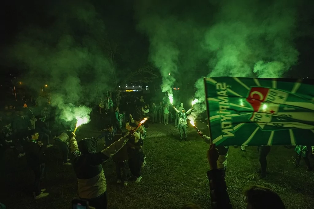 Şampiyonluk Bursa'yı salladı! Meydanlar doldu taştı