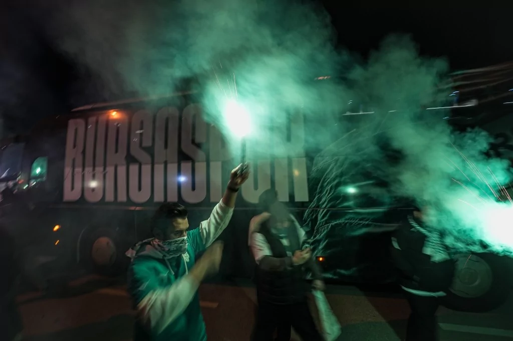 Şampiyonluk Bursa'yı salladı! Meydanlar doldu taştı