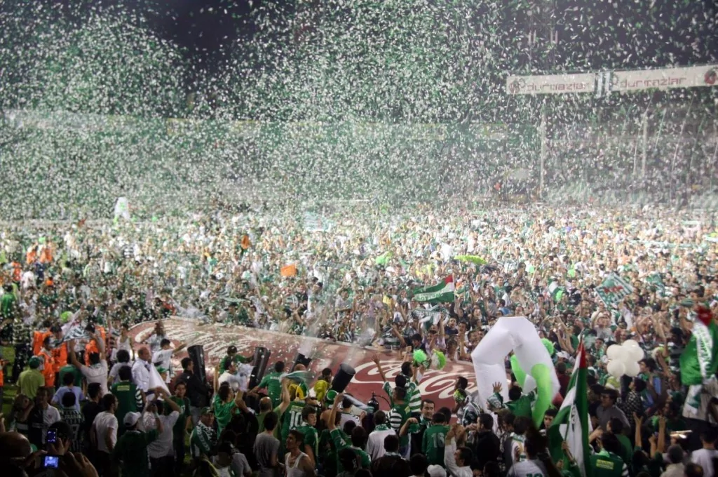 Bursasporluların gözü yaşlı... 15 yıllık mazi