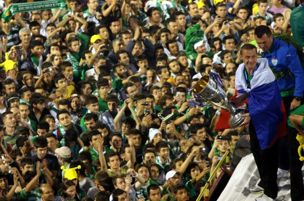 Bursasporluların gözü yaşlı... 15 yıllık mazi