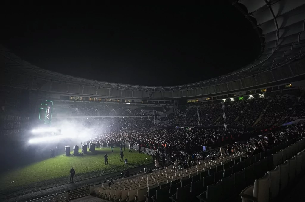 Bursasporlulardan Mahmut Orhan'a yoğun ilgi!