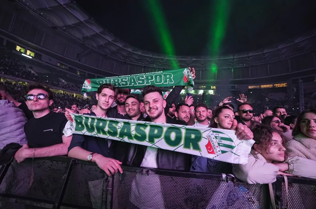 Bursasporlulardan Mahmut Orhan'a yoğun ilgi!