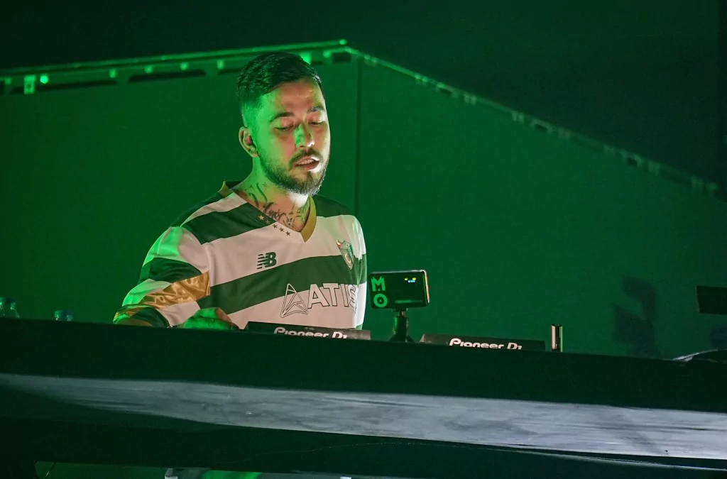 Bursasporlulardan Mahmut Orhan'a yoğun ilgi!