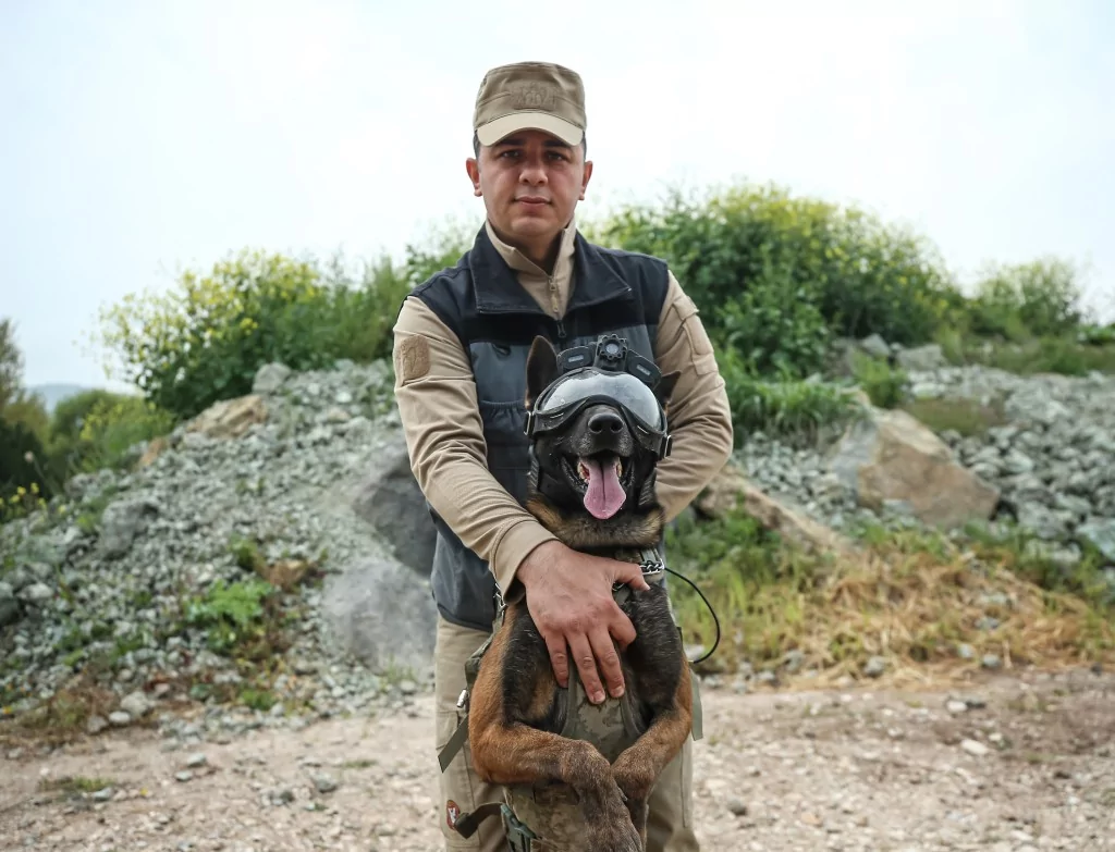 Vatan savunması Bursa'da yetişen can dostlara emanet