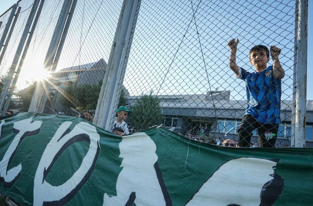Bursaspor sezonu taraftarıyla birlikte açtı!
