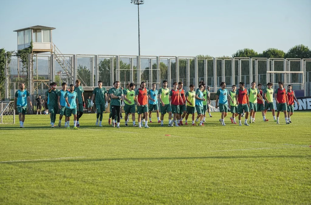 Bursaspor sezonu taraftarıyla birlikte açtı!
