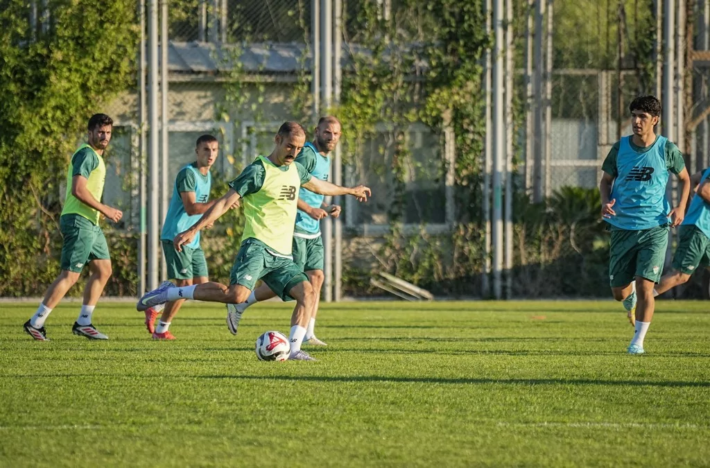 Bursaspor sezonu taraftarıyla birlikte açtı!