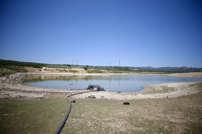 Bursa'da 43 yıldır arazileri sulayan gölet can çekişiyor