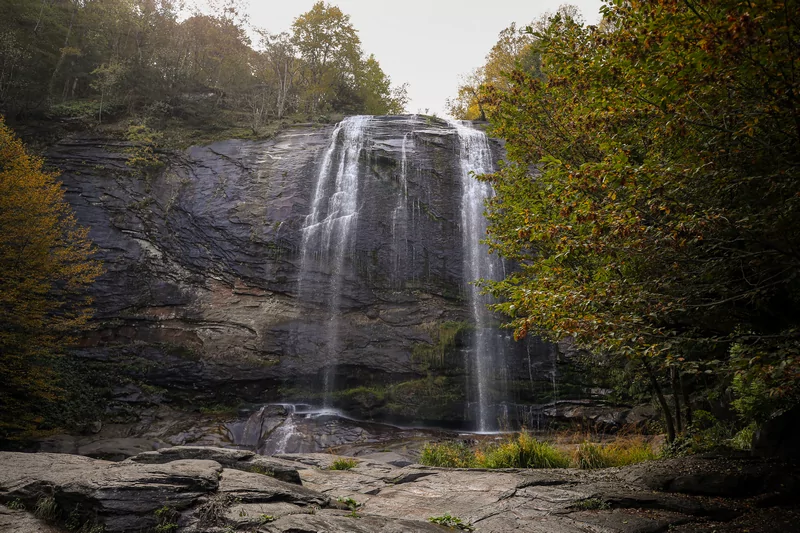 Bursa'nın gözdesi Suuçtu Şelalesi, sonbahar renkleriyle hayran bırakıyor