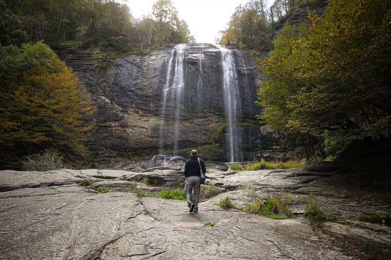 Bursa'nın gözdesi Suuçtu Şelalesi, sonbahar renkleriyle hayran bırakıyor