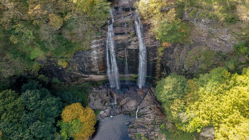 Bursa'nın gözdesi Suuçtu Şelalesi, sonbahar renkleriyle hayran bırakıyor