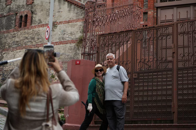 Güçlendirme maliyetini karşılayamayan 571 yıllık Fener Rum Okulu yeni bina arıyor