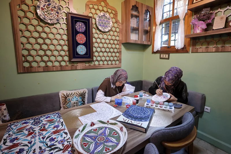 Bursa'nın kalbinde yeniden doğdu! 600 yıllık handa sanat hayat buldu